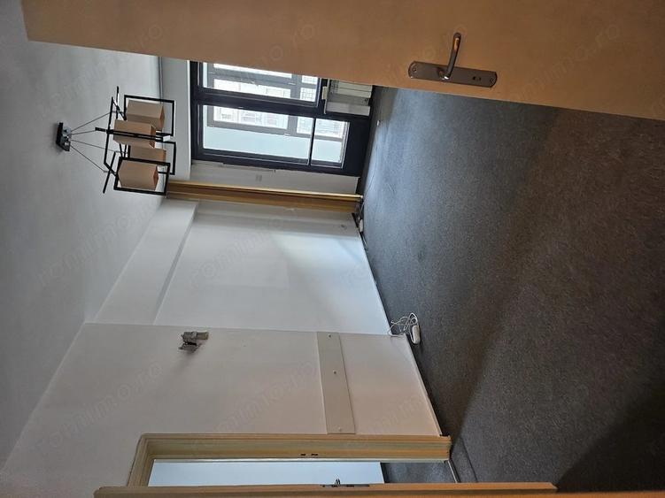 Apartament cu 4 camere semidecomandat în Magheru