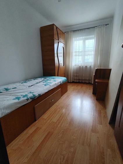 Apartament cu 3 camere decomandat în Paltiniș