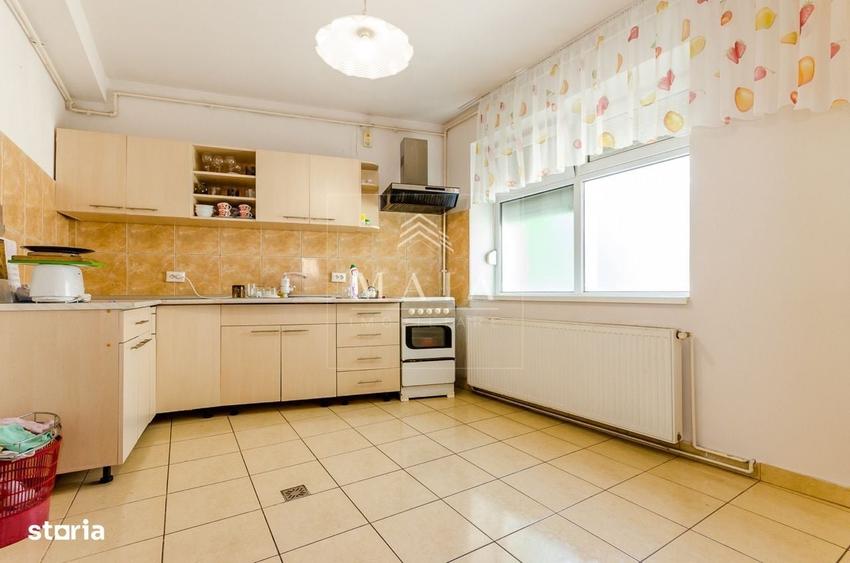 Casă cu 4 camere în Central