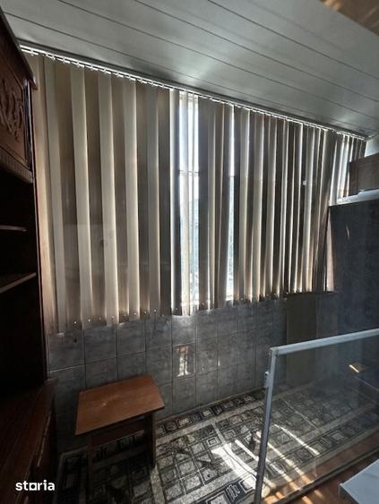 Apartament cu 3 camere semidecomandat în Cornișa