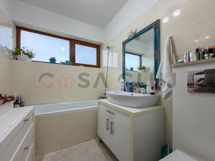 Apartament cu 4 camere decomandat, mobilat în Borhanci
