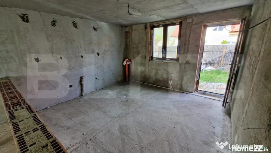 Casă cu 4 camere cu Teren 420 Mp în Stupini