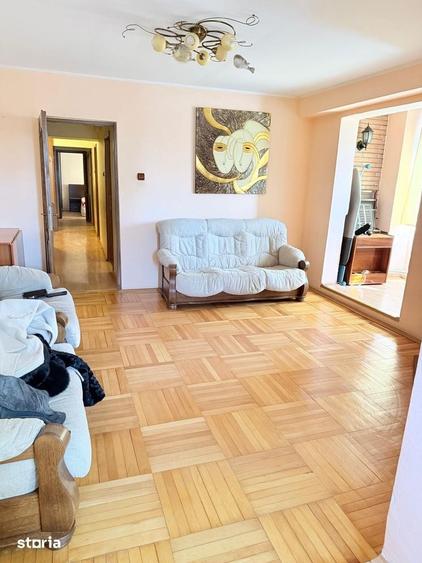 Apartament cu 4 camere decomandat în Siderurgiștilor