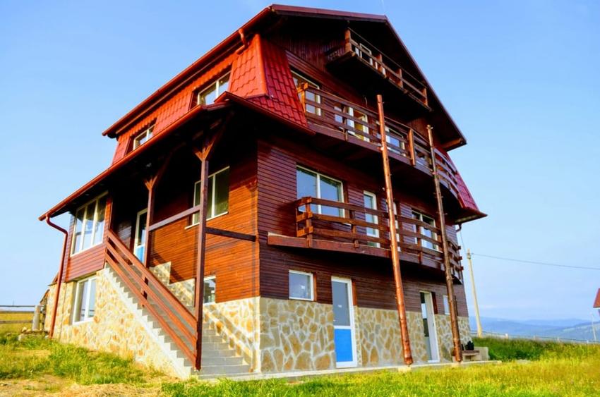Casă cu 5 camere cu Teren 600 Mp în Păltiniș
