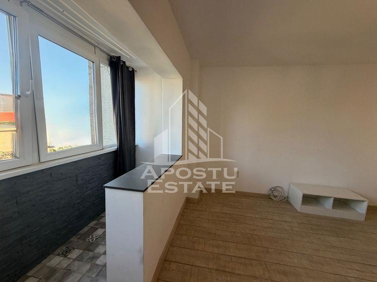 Apartament cu 3 camere decomandat în Aradului