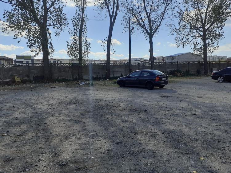 Teren construcție, în Titan