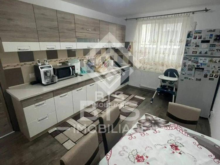 Apartament cu 4 camere decomandat în Calea Moldovei