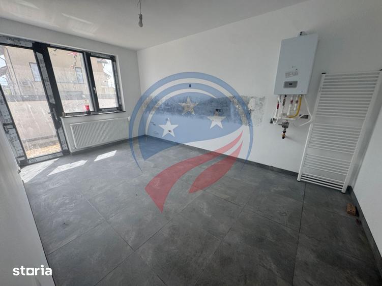Casă cu 5 camere cu Teren 475 Mp în Podari