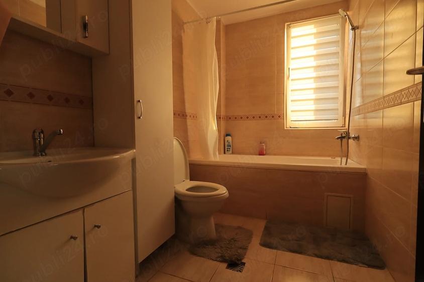 Apartament cu 3 camere decomandat în Bună Ziua