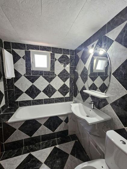 Apartament cu 3 camere semidecomandat, mobilat în Sebastian