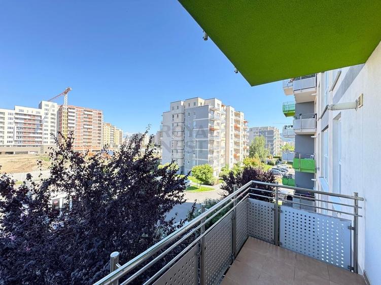 Apartament cu 2 camere decomandat în Tractorul