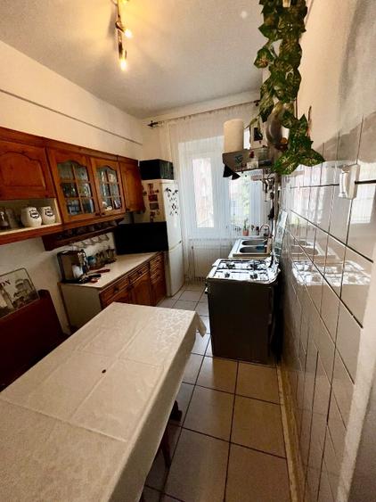 Apartament cu 2 camere decomandat în Moroasa 1