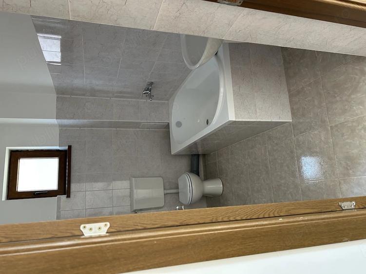 Casă cu 6 camere cu Teren 500 Mp în Carrefour