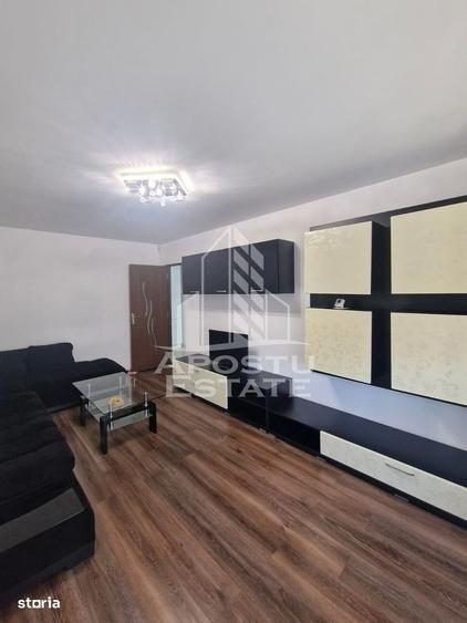Apartament cu 3 camere, mobilat în Central
