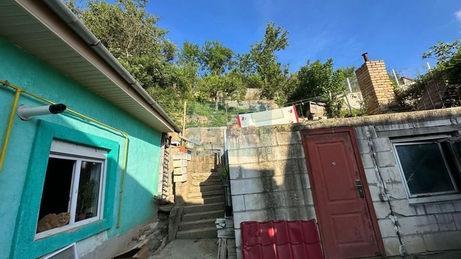 Casă cu 3 camere cu Canalizare în Muncitoresc