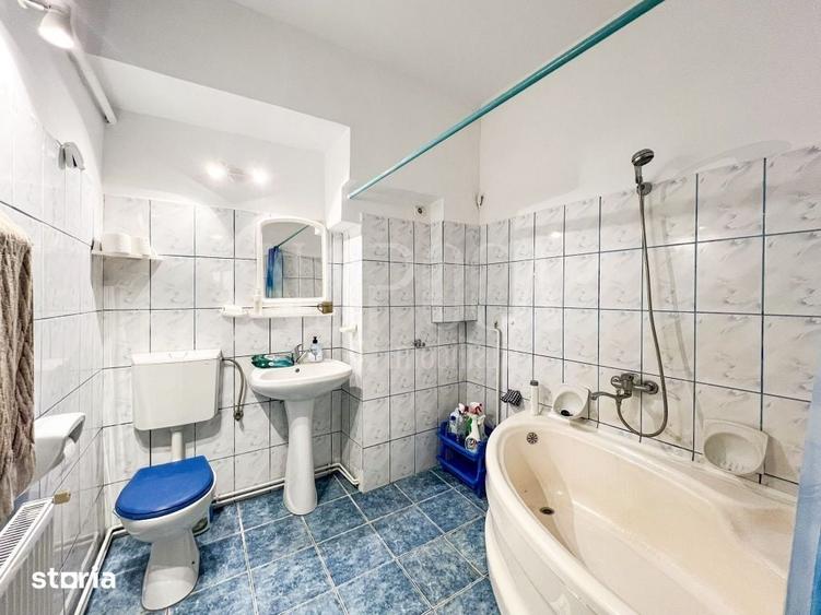 Apartament cu 3 camere decomandat în Gruia