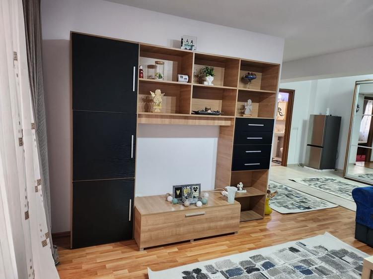 Apartament cu 2 camere decomandat, mobilat în Splaiul Unirii