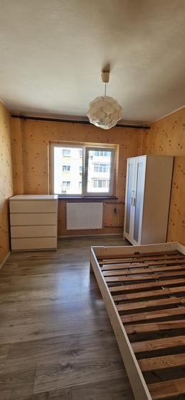 Apartament cu 3 camere decomandat, mobilat în Gorjului