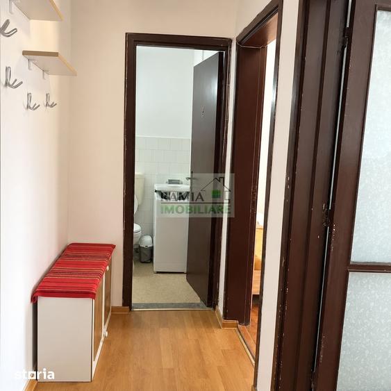 Apartament cu 2 camere decomandat în Tractorul