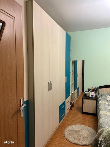 Apartament cu 3 camere decomandat în Valea Oltului