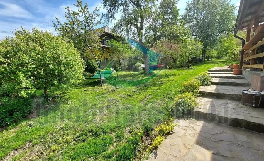 Casă cu 4 camere cu Teren 2431 Mp în Curtuiușu Mare