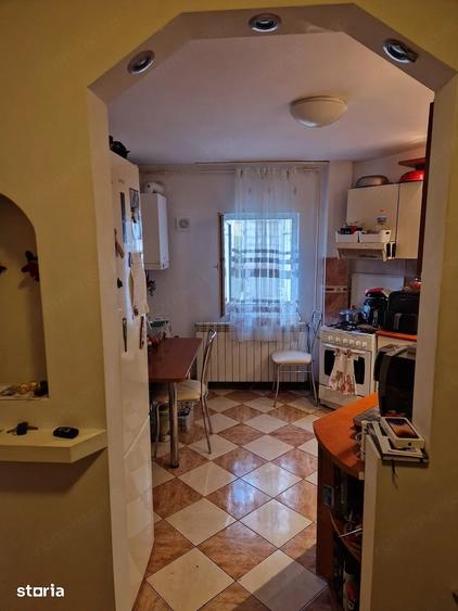 Apartament cu 3 camere decomandat în Soarelui