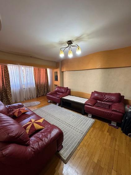 Apartament cu 3 camere decomandat în Ostroveni