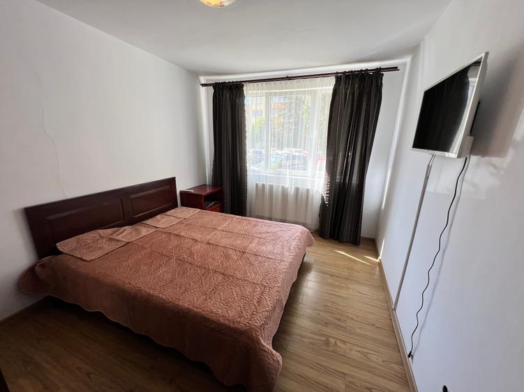 INCHIRIEZ apartament 3 camere,renovat,zona Mihai Viteazul - 1