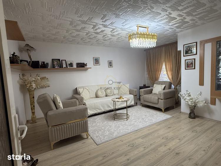 Apartament cu 4 camere decomandat în Central