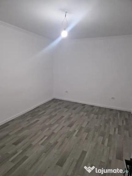 Casă cu 3 camere cu Teren 150 Mp în George Enescu