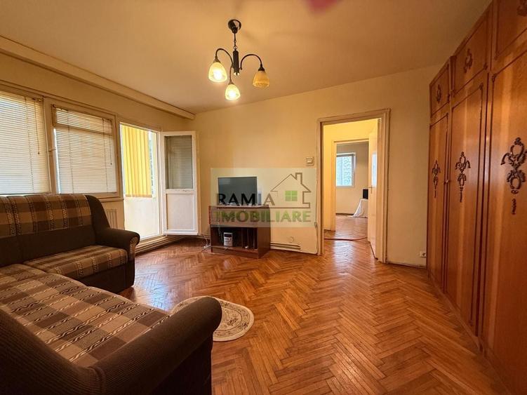 Apartament cu 2 camere semidecomandat, mobilat în Centrul Civic