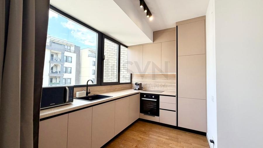 Apartament cu 4 camere semidecomandat, mobilat în Pipera