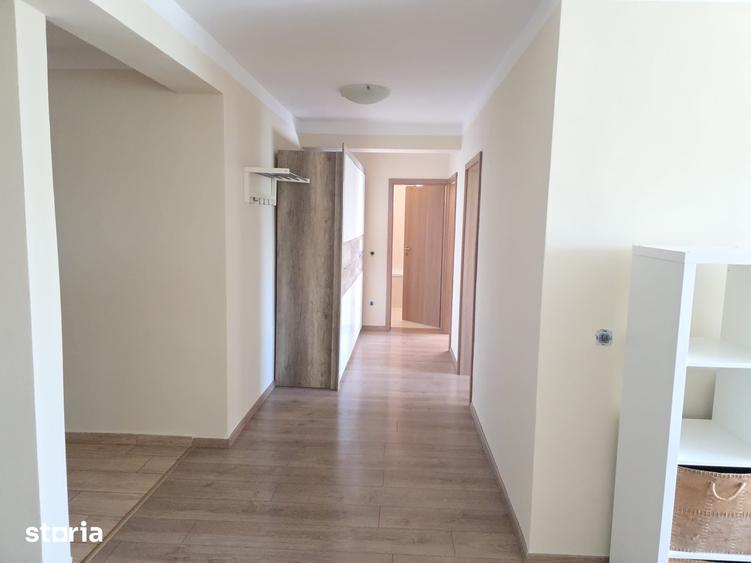 Apartament cu 3 camere în Cetate