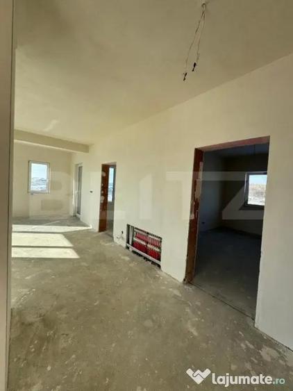 Casă cu 4 camere cu Teren 300 Mp în Central