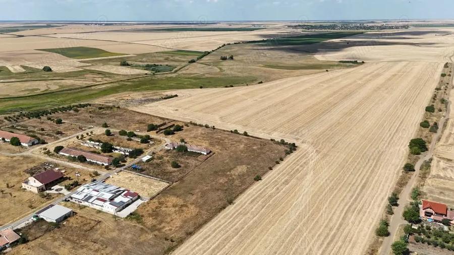 Teren de 90000 mp, în Bara