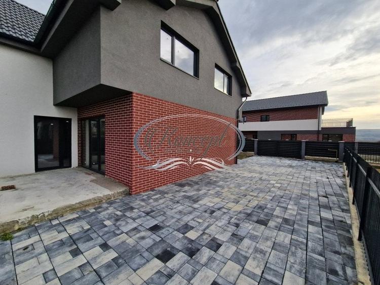 Casă individuală cu 4 camere cu Canalizare în Jucu