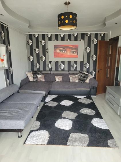 Apartament cu 2 camere nedecomandat în Craiovei