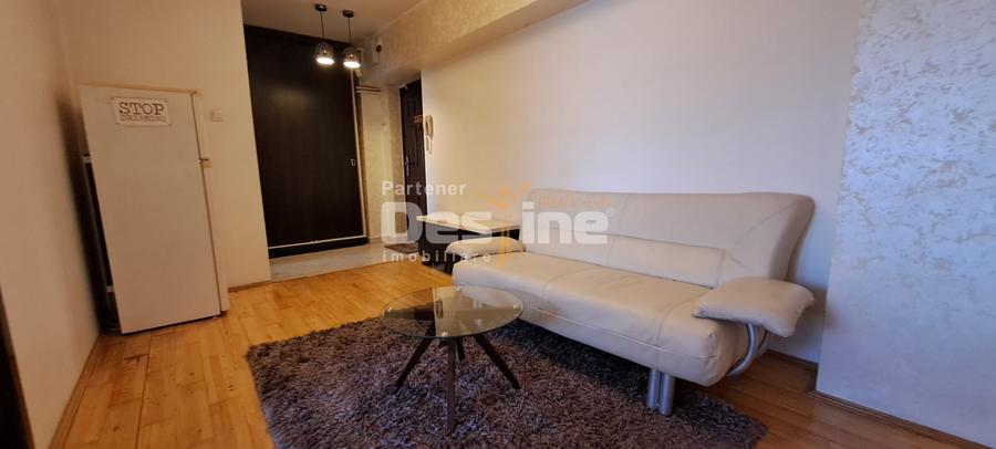 Apartament cu 2 camere semidecomandat, mobilat în Nicolina