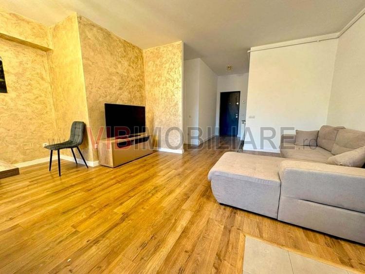Apartament cu 3 camere semidecomandat în Crângași