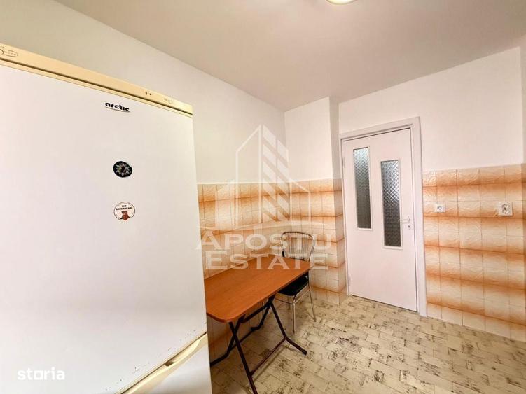 Apartament cu 3 camere, mobilat în Complex Studențesc