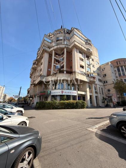 Apartament cu 3 camere decomandat, mobilat în Central