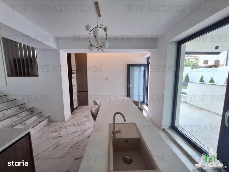 Casă cu 7 camere cu Teren 523 Mp în Central