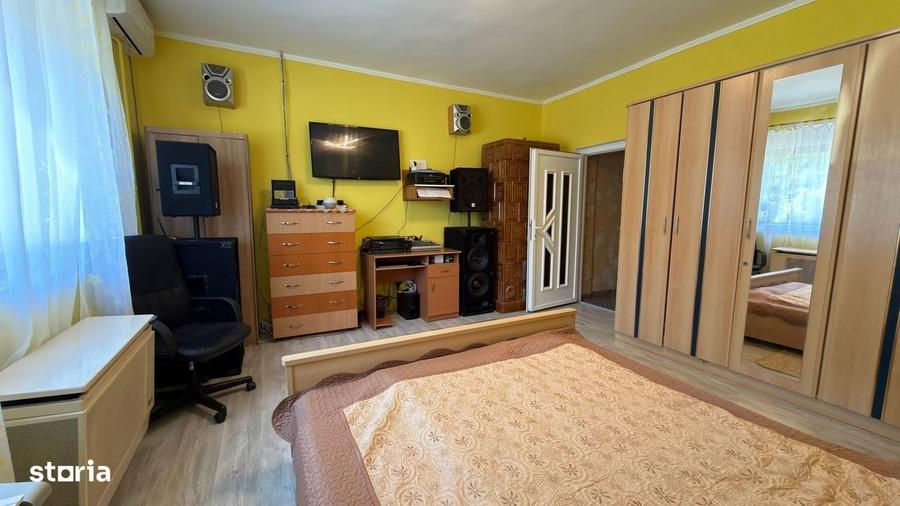 Casă cu 4 camere în Foieni