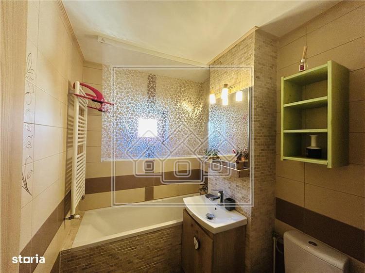 Apartament cu 3 camere în Calea Dumbrăvii