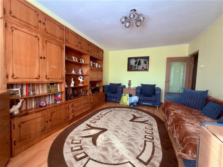 Garsonieră decomandată în Nicolina