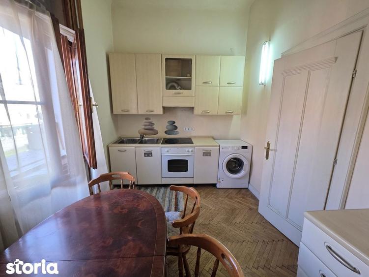 Apartament cu 2 camere decomandat în P-ța Victoriei