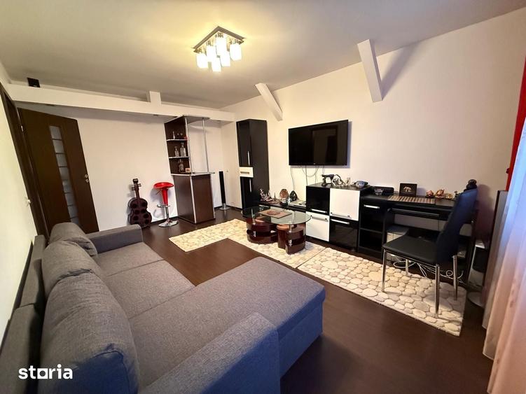 Apartament cu 3 camere decomandat în Titan