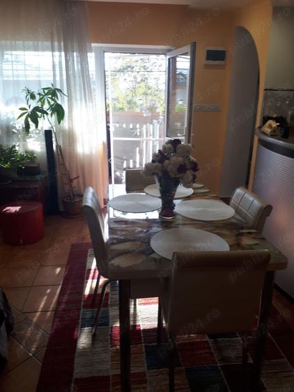 Casă cu 4 camere în Roman