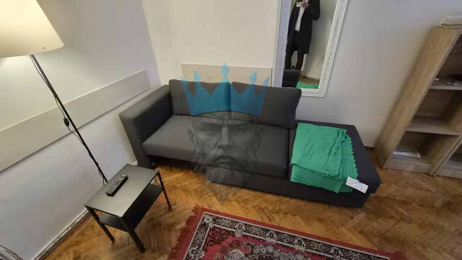 Garsonieră decomandată, mobilată în Universitate