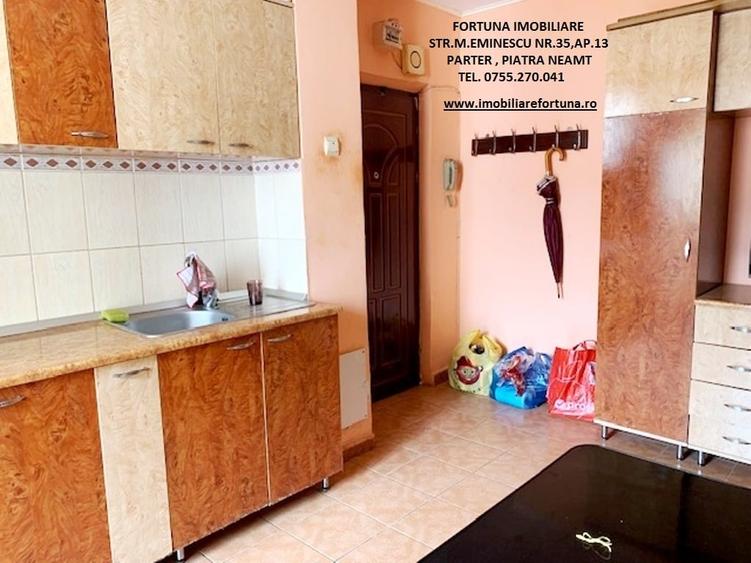 Apartament cu 3 camere semidecomandat, mobilat în Dărmănești